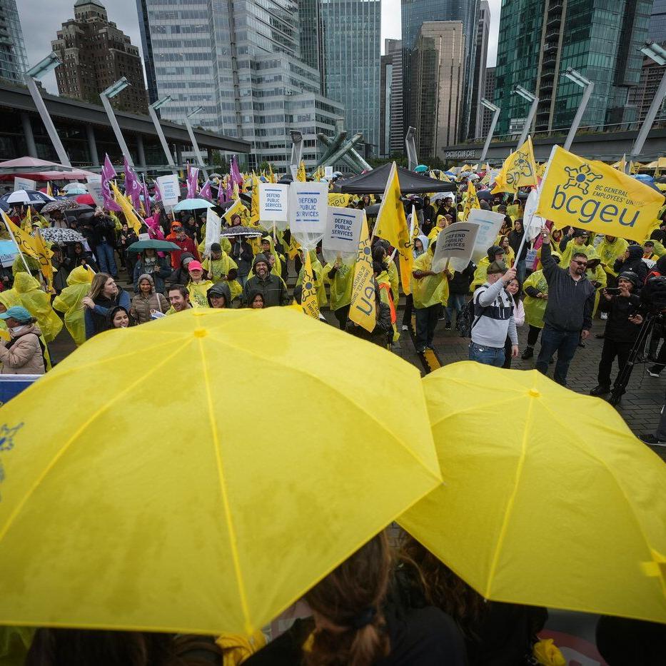 B.C. public service union announces tentative deal to end strike after 8 weeks
